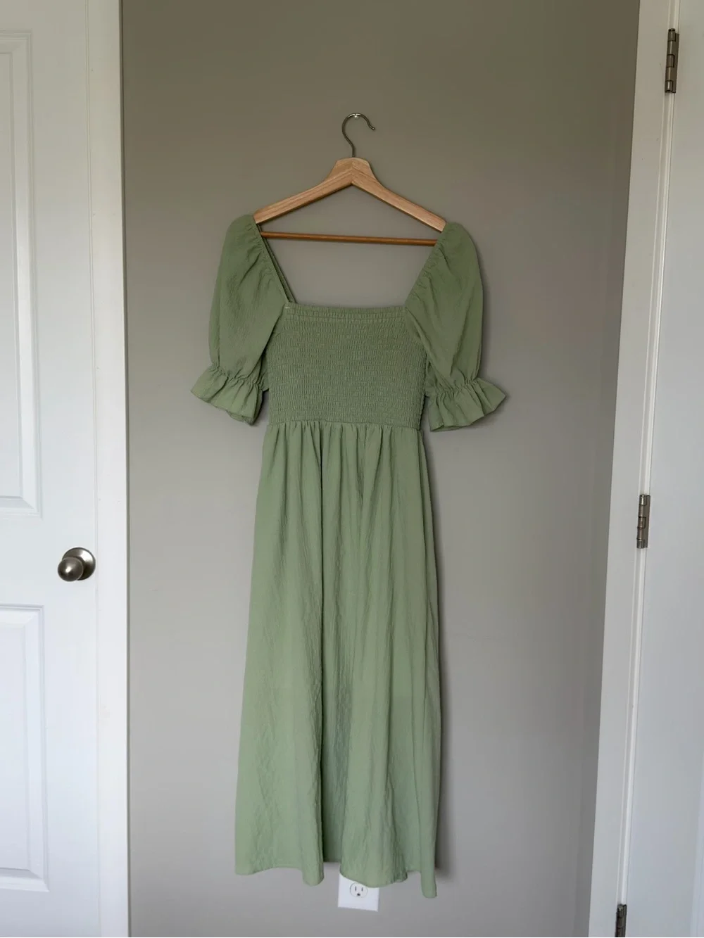 Altar’d State Sage Green Smocked Midi Dress Puff Sleeve Square Neck Size S - Picture 4 of 8